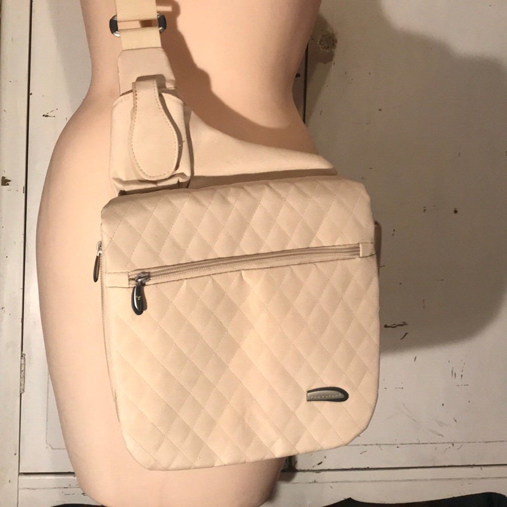 Travelon Crossbody w/ TONS of storage compartments
